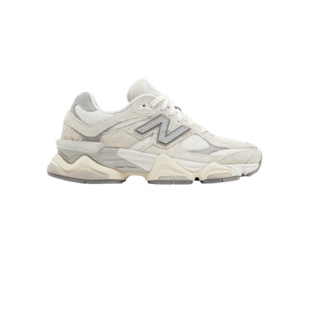 New Balance Women's White and Gray Sneakers